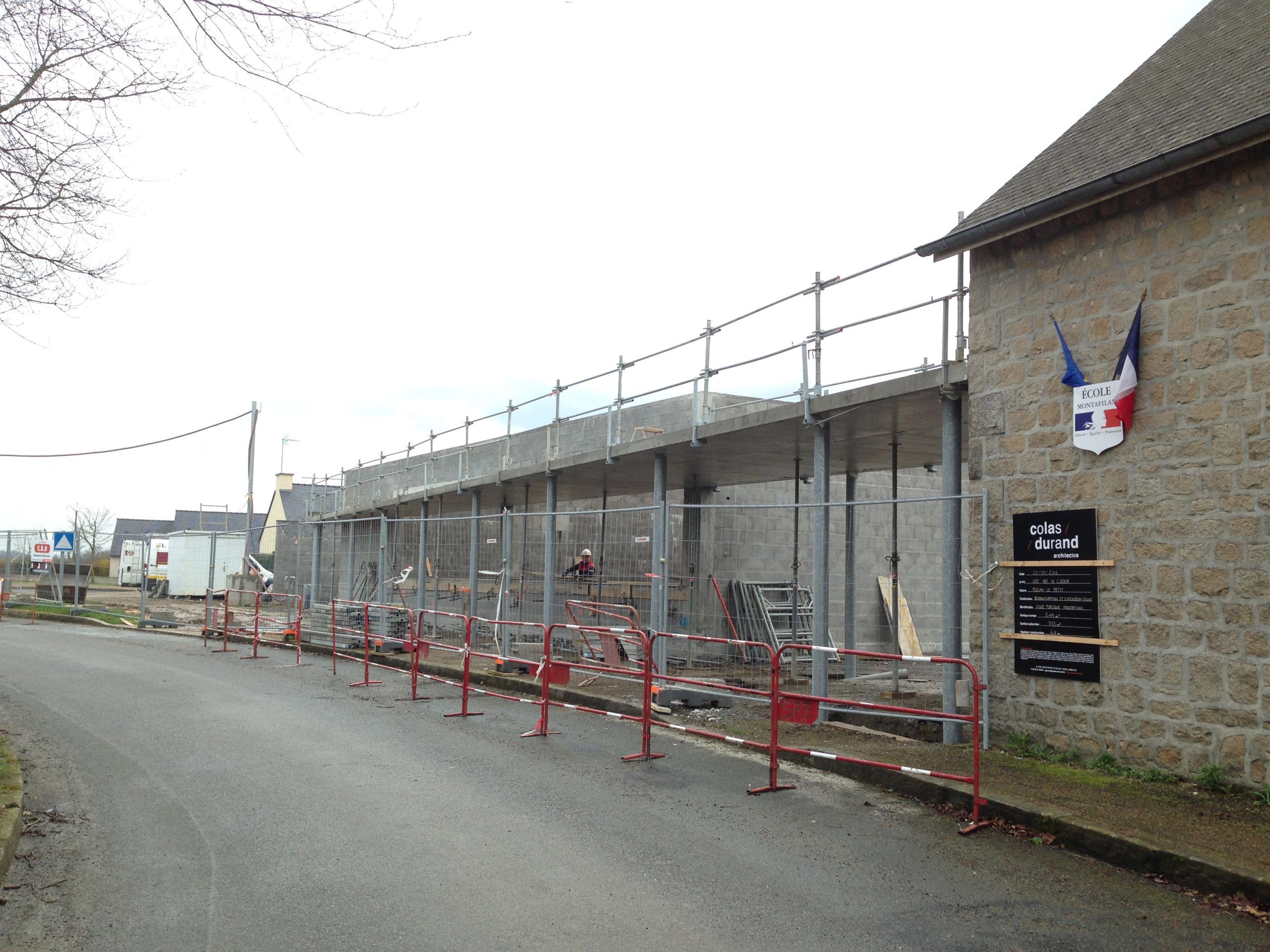 construction de l'école Montafilan à Plélan