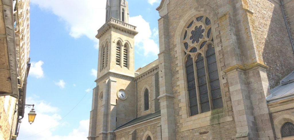 Rénovation d'une église à Broons
